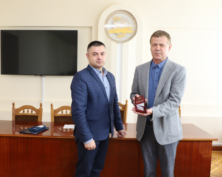Вітаємо Олександра Володимировича Диху з державною відзнакою!